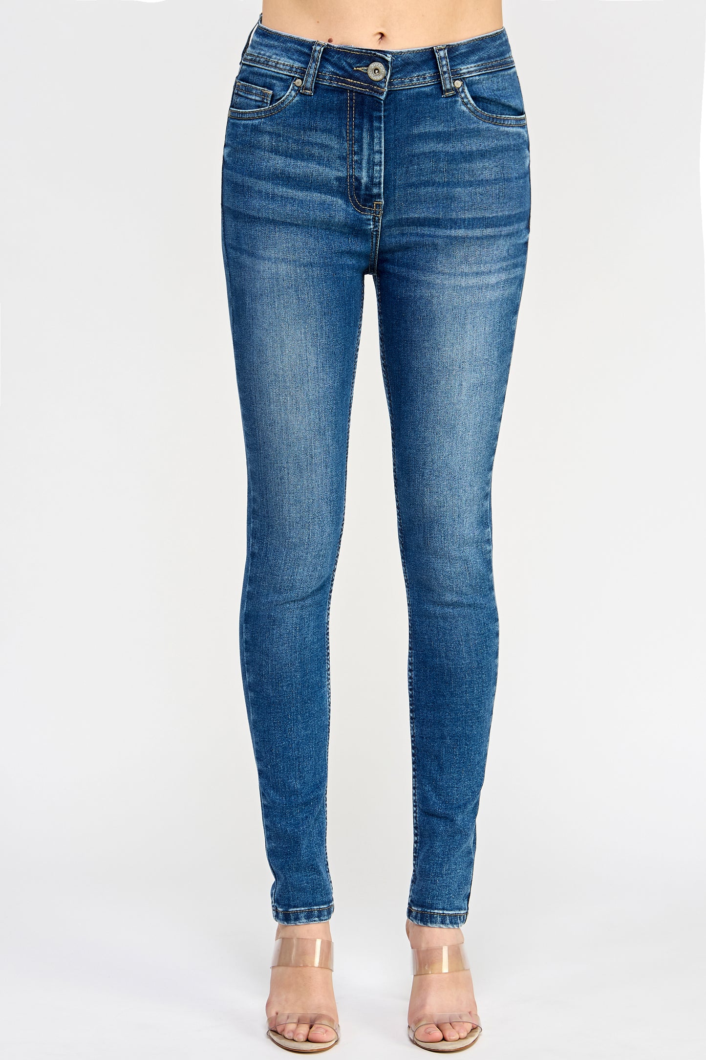 Mia Straight-Fit Jeans