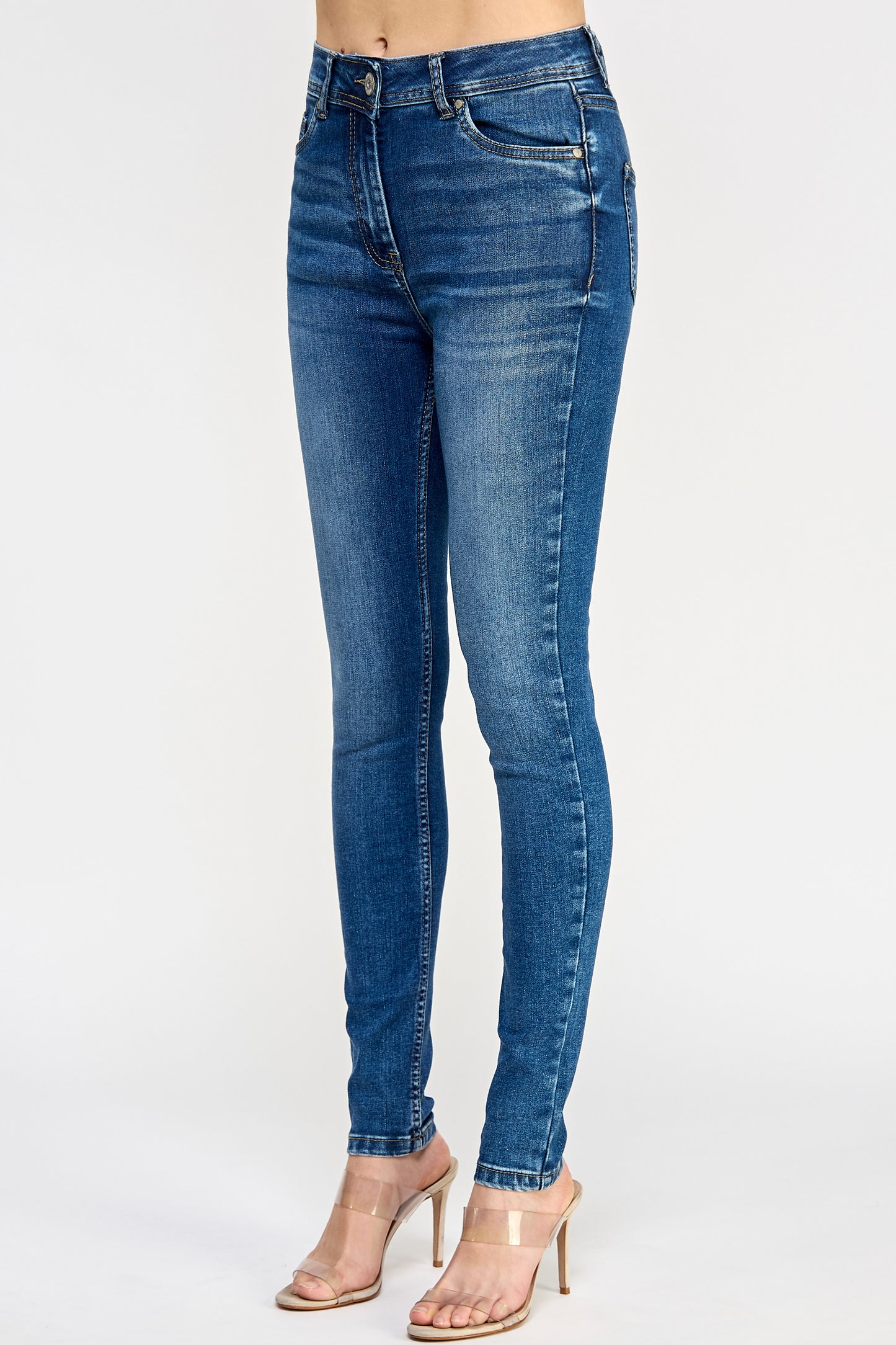 Mia Straight-Fit Jeans